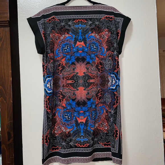 Forever 21 Shift Dress - Picture 3 of 8